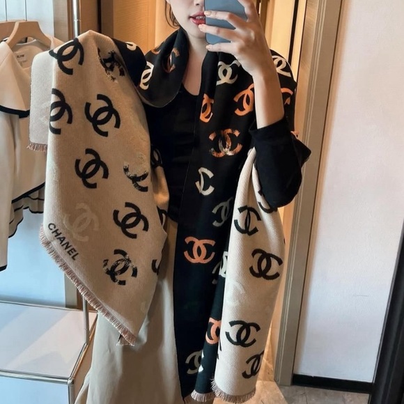 CC Reversible scarf/shawl - Picture 9 of 9